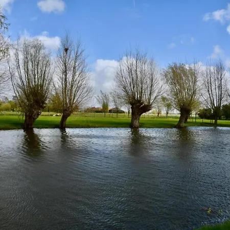 Relaxing Coastal Escape شقة *